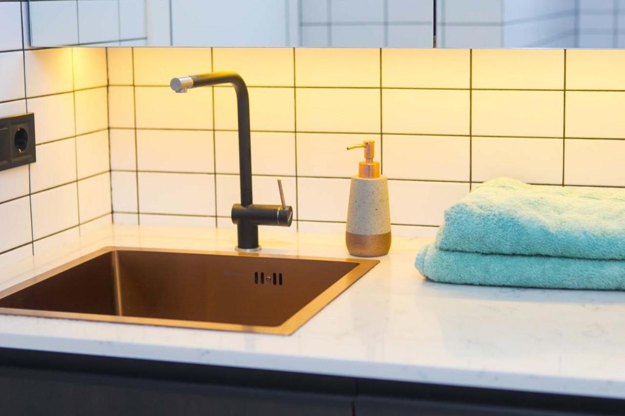 Stylish 1 Bedroom Studio Near Most City Dnyipropetrovszk Kültér fotó